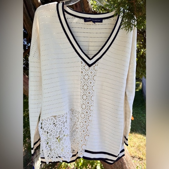 FRENCH CONNECTION Sweaters - FRENCH CONNECTION Women Small Textured White Knit V-Neck Sweater Generous Sizing